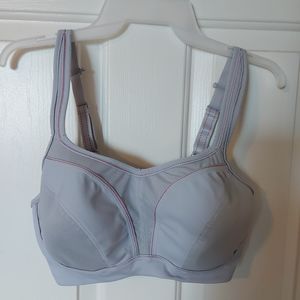 Chantelle sports bra